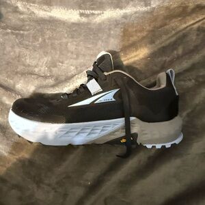 Altra Womens navy blue and light blue timp 5 trail shoe